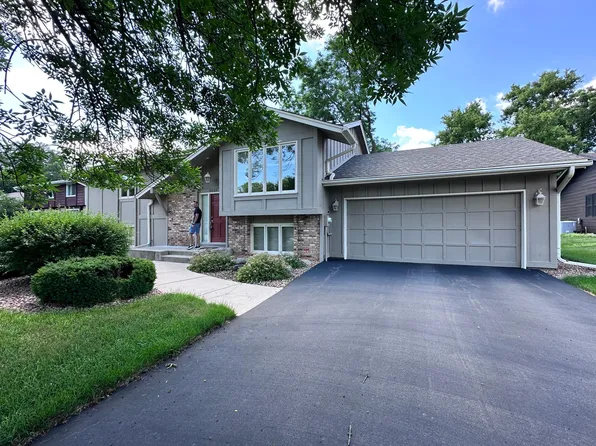 10324 Toledo Cir, Bloomington, MN 55437