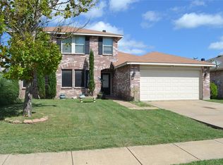 133 Phlox Ln, Burleson, TX 76028