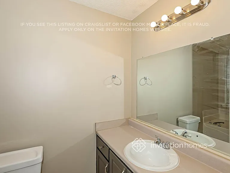 1406 N Hampton Dr — Photo 15