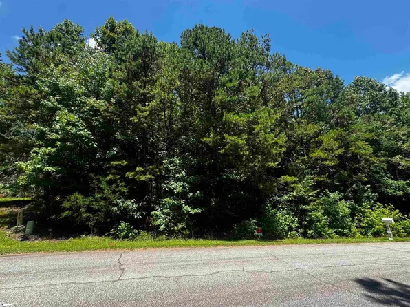 110 W Peninsula Dr, Laurens, SC 29360