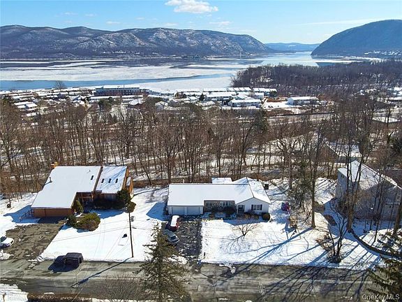 2nd image of 6 Barclay Road