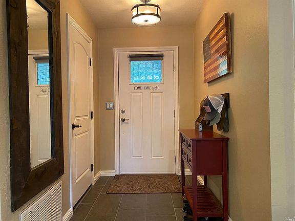 4th image of 512 Blueridge Ct