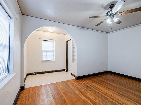 3rd image of 1403 E St #105