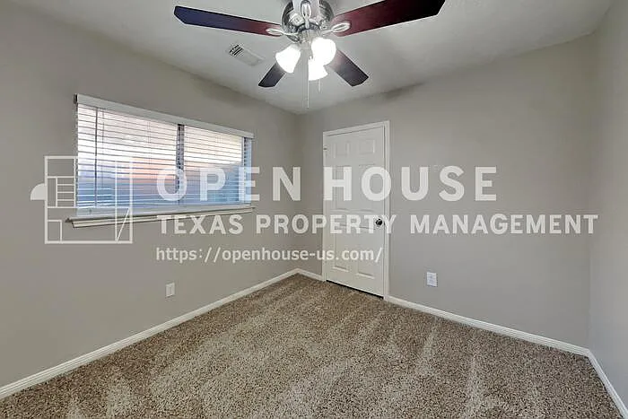 5419 Roserock Ln — Photo 15