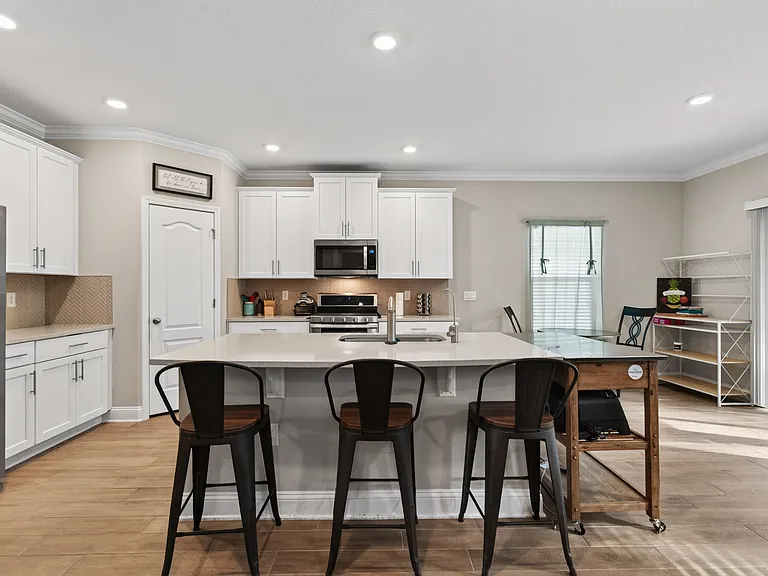 86 Zancara St — Photo 13