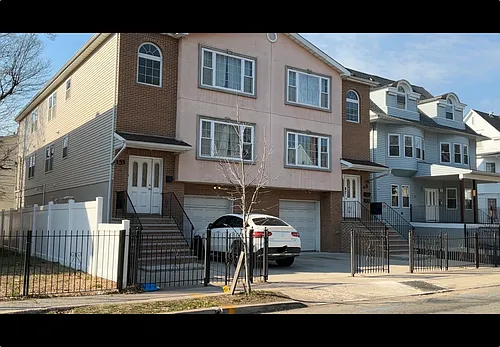 155 S Clinton St #1 Photo 1