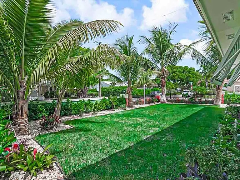 532 N Palmway — Photo 15