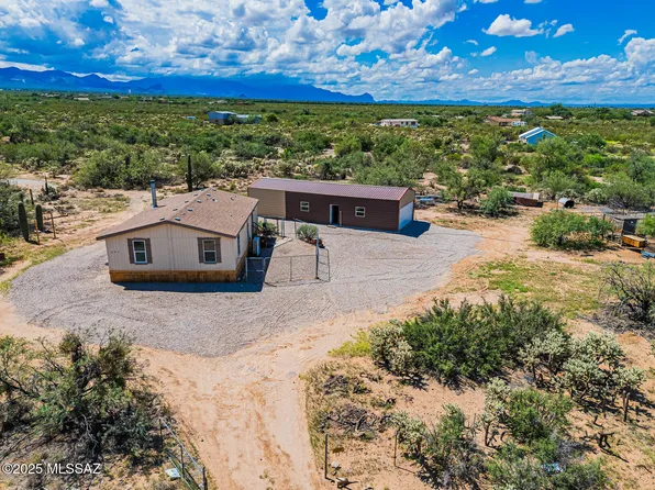 1695 W Hillock St, Vail, AZ 85641