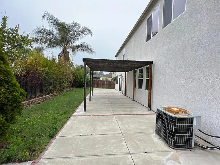 10413 Bunker Ln — Photo 32