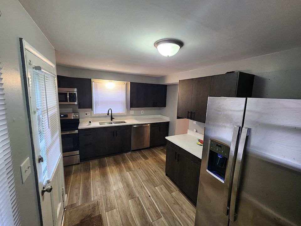1st image of 2170 Earl Ave