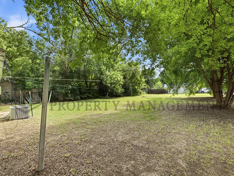 2464 S Washington Ave — Photo 10