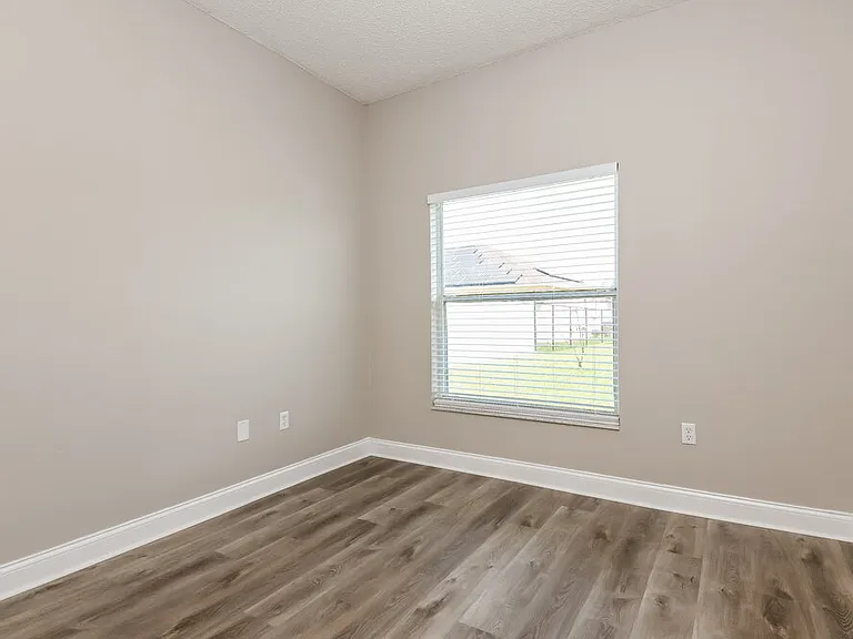 225 Beckenham Dr — Photo 15