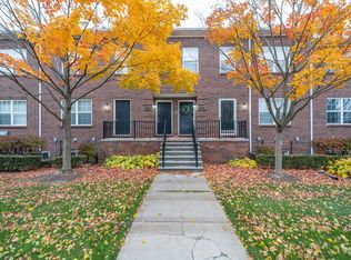43117 Burlington Dr, Sterling Heights, MI