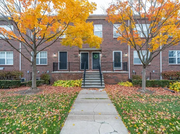 43117 Burlington Dr, Sterling Heights, MI 48313