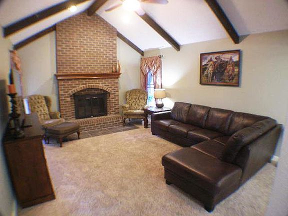 5th image of 19204 E 14th Terrace Ct N