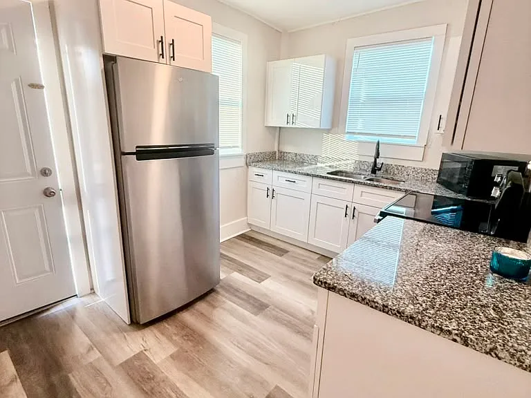 1411 E Main St #7 — Photo 2