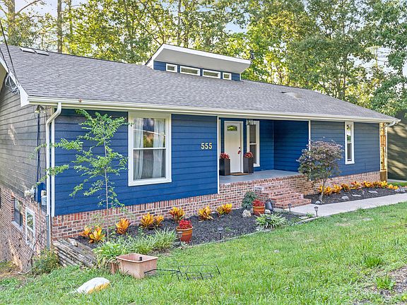 2nd image of 555 Benson Dr