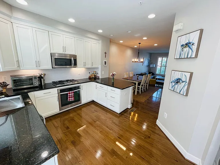924 Pete Jones Way — Photo 4