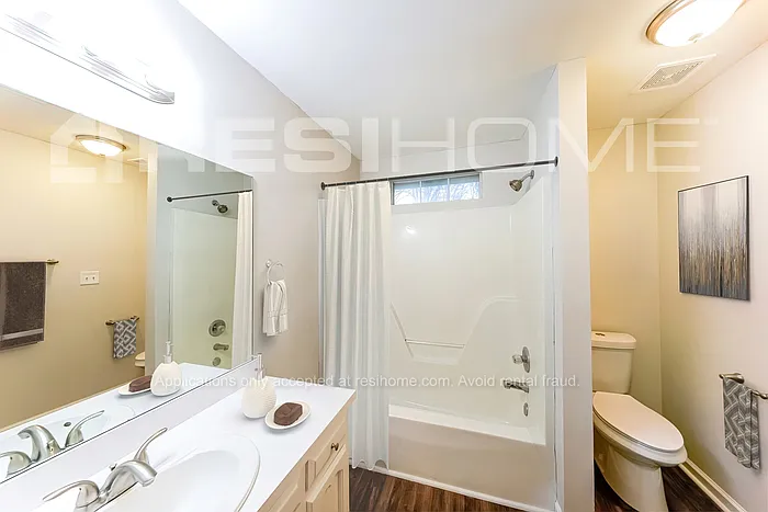 1324 Royalty Dr — Photo 13