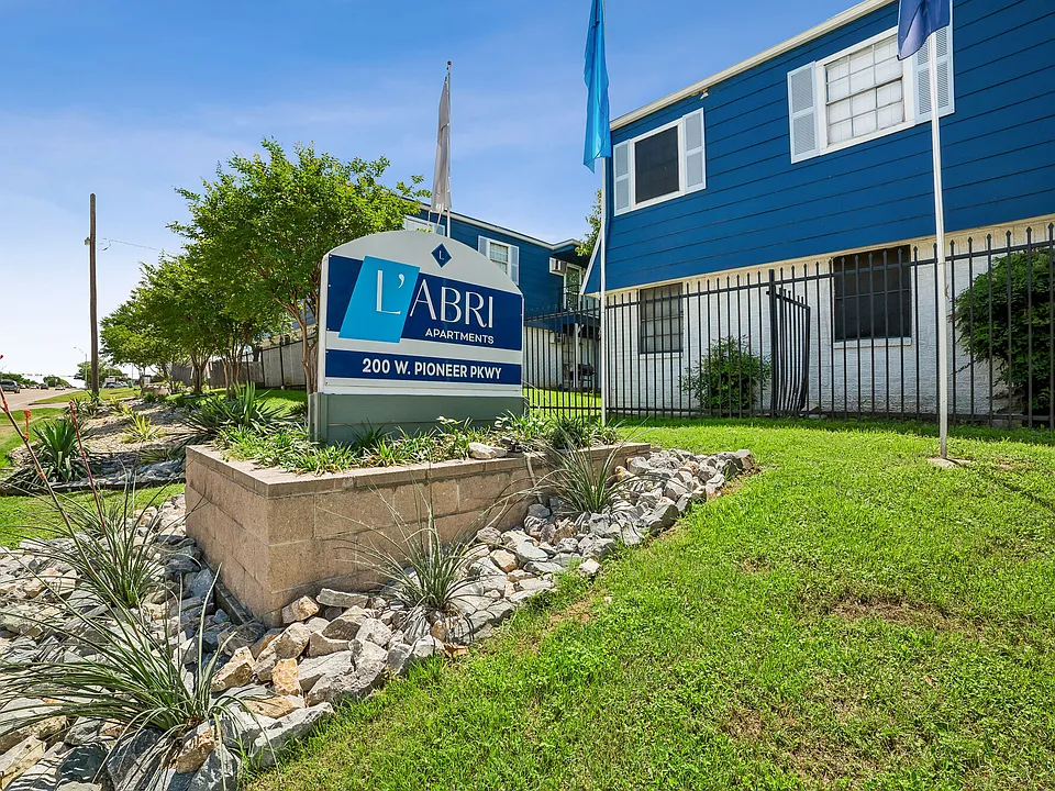 L ABRI APARTMENTS