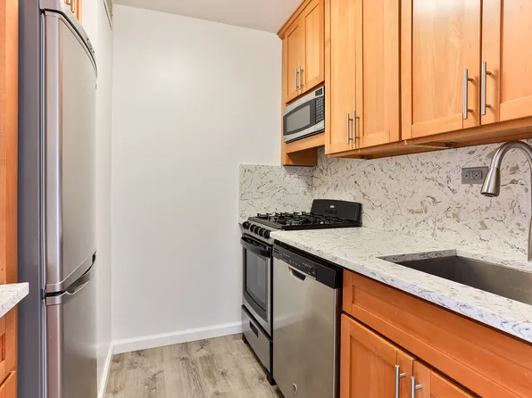 201 East 17th Street image 3 of 6