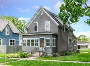 909 Grove St, Dekalb, IL 60115