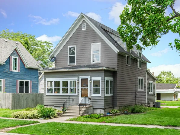 909 Grove St, Dekalb, IL 60115