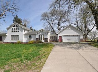 2550 Highway 6 Trl, Marengo, IA 52301