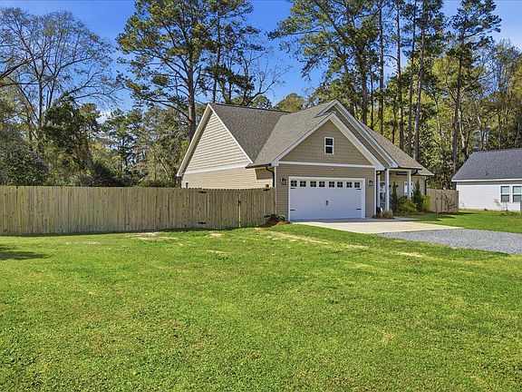 4th image of 198 Quaker St