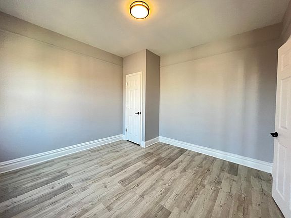 4th image of 319 Summit Ave APT 12