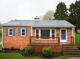 1706 Orchard Ln, Staunton, VA 24401