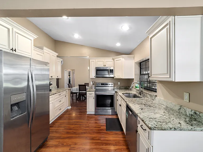 11025 SW 128th Ave — Photo 20
