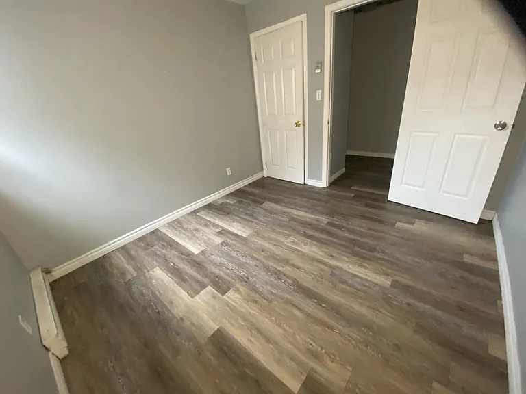 429 Wellington St E #2 — Photo 4