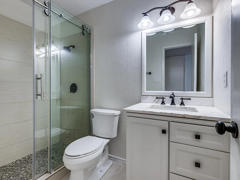 1507 Auburn Dr — Photo 11