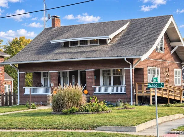 502 School St, Hillsboro, IL 62049