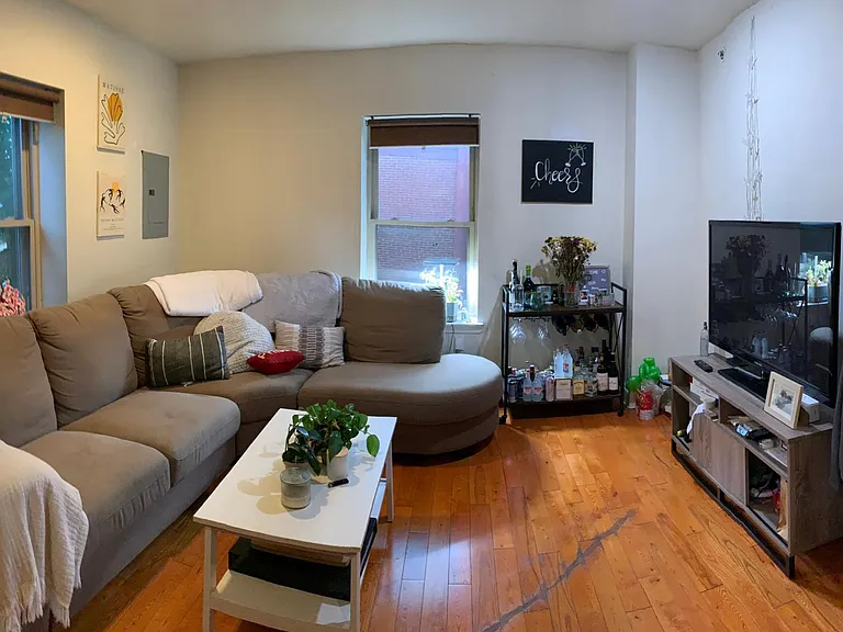 654 N 15th St #3 — Photo 5