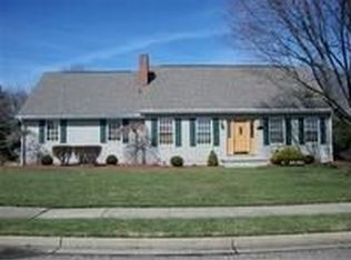 335 Springbrook Dr SE, New Philadelphia, OH