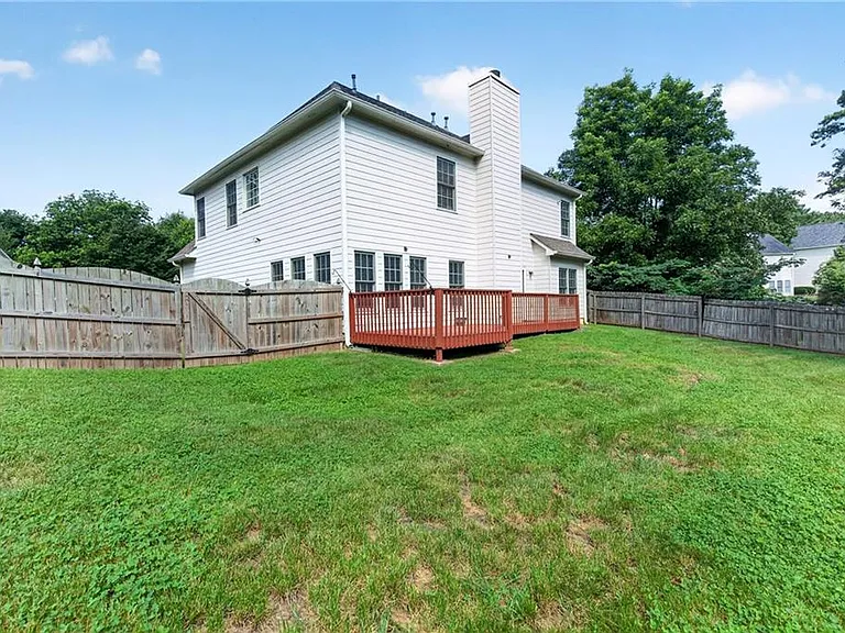 2311 Ravinia Ct NE — Photo 37