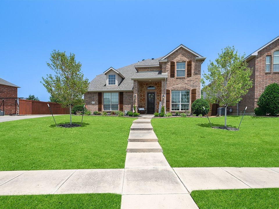 1st image of 5711 Chateau Dr