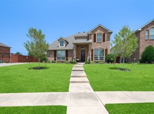 5711 Chateau Dr, Sachse, TX 75048
