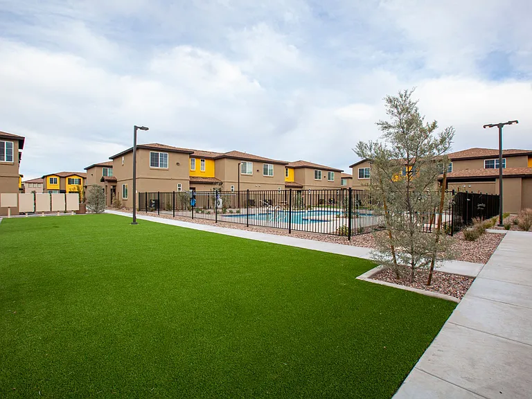 San Vicente Townhomes — Photo 10