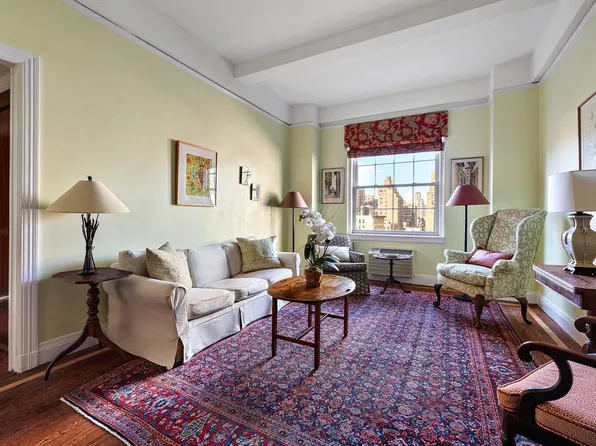 1349 Lexington Avenue 8C image 1 of 18