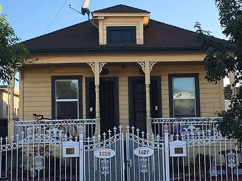 1629 Clarke St Photo 1