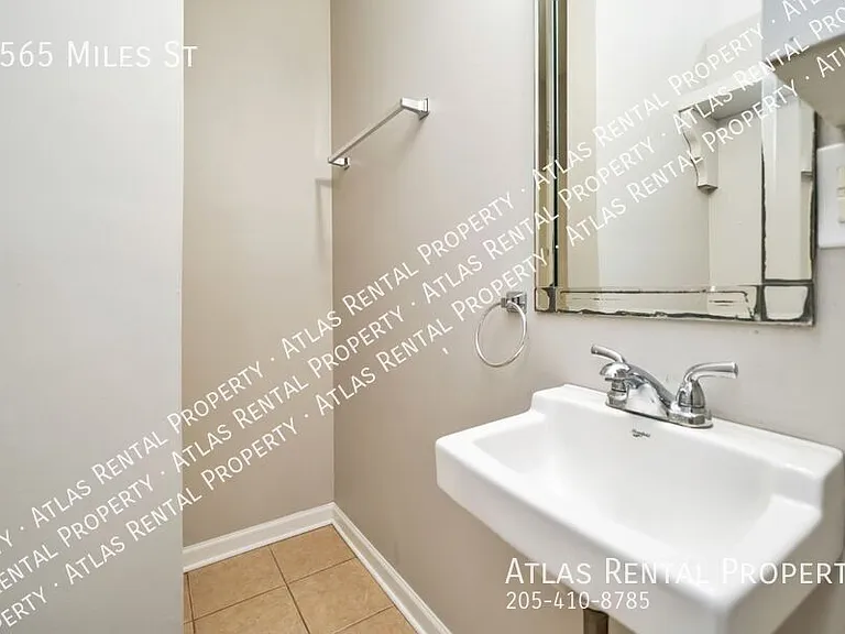 1565 Miles St — Photo 24
