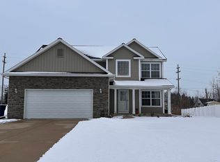 10123 Hawk Dr, Freeland, MI 48623