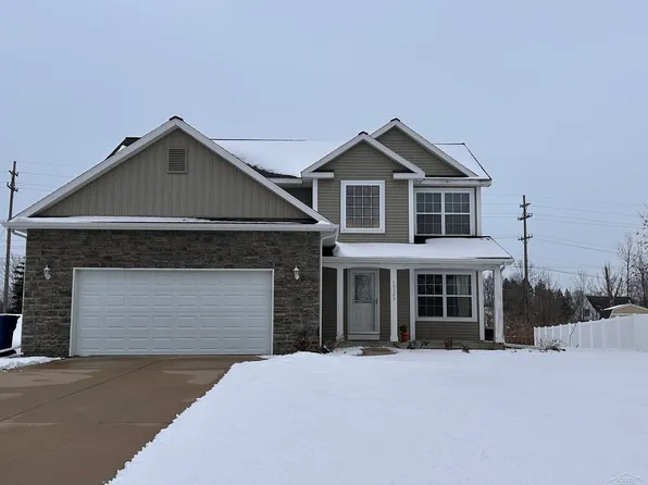 10123 Hawk Dr, Freeland, MI 48623