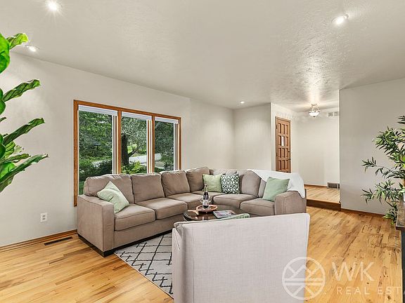 5th image of 1237 Meadowlark Dr