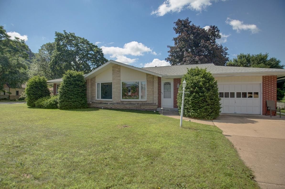 2922 Farnam St, La Crosse, WI 54601 Zillow