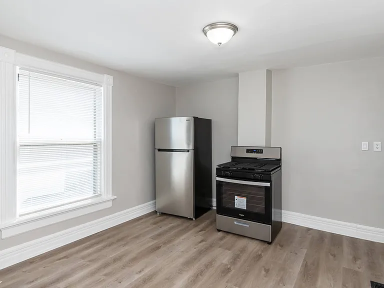 115 E Foraker St #3 — Photo 6