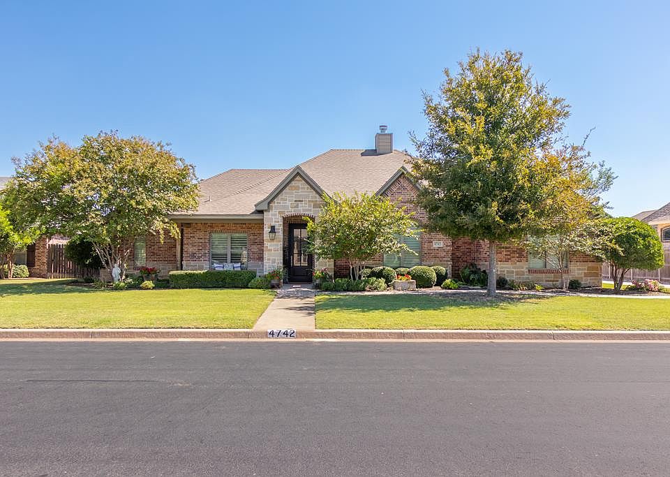 1st image of 4742 Royal Troon Dr